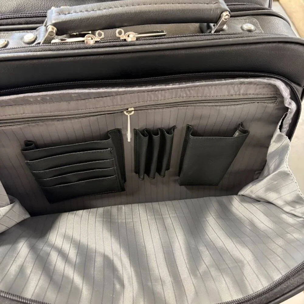 Franklin Covey Genuine Leather Rolling Office /Suitcase